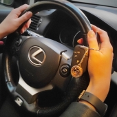 Срібний брелок Lexus