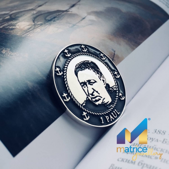 Монета с портретом для моряка